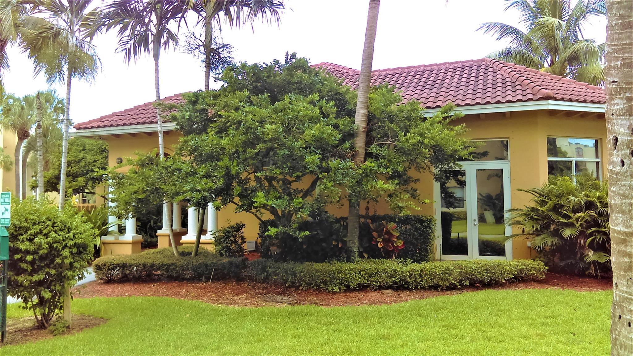 LAKESIDE CONDO - Residential Lease