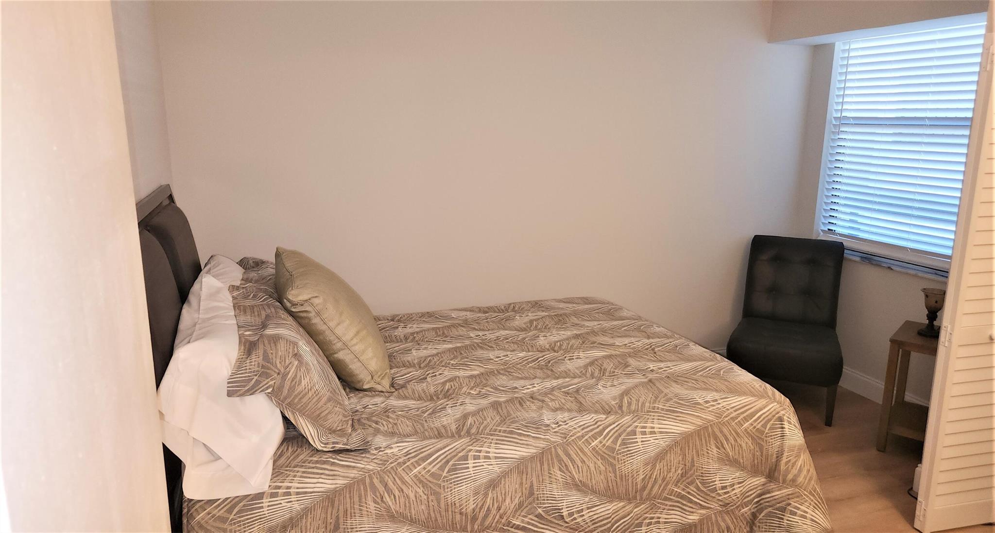 LAKESIDE CONDO - Residential Lease