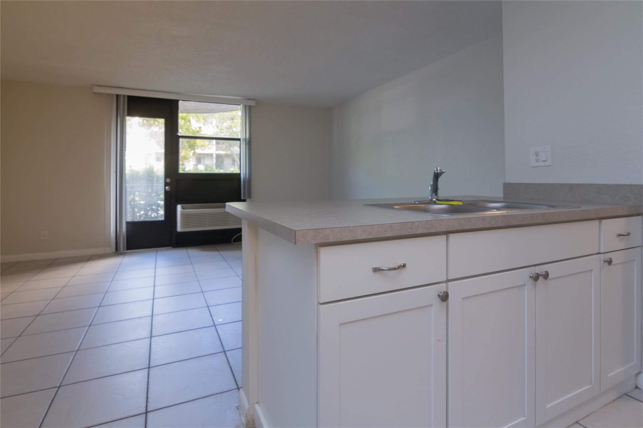 Coral Spgs Tower Club II - Residential Lease