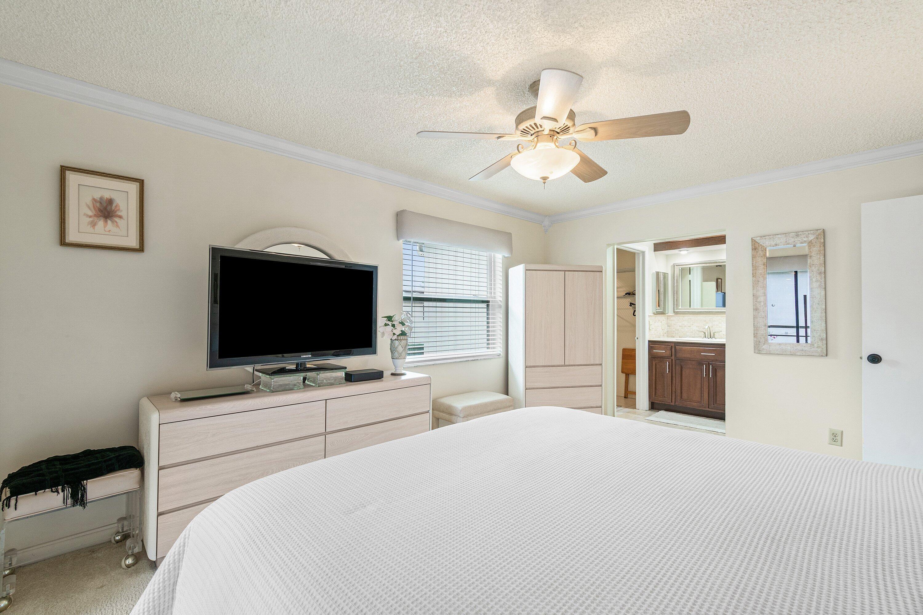 KINGS POINT CAPRI CONDOS - Residential