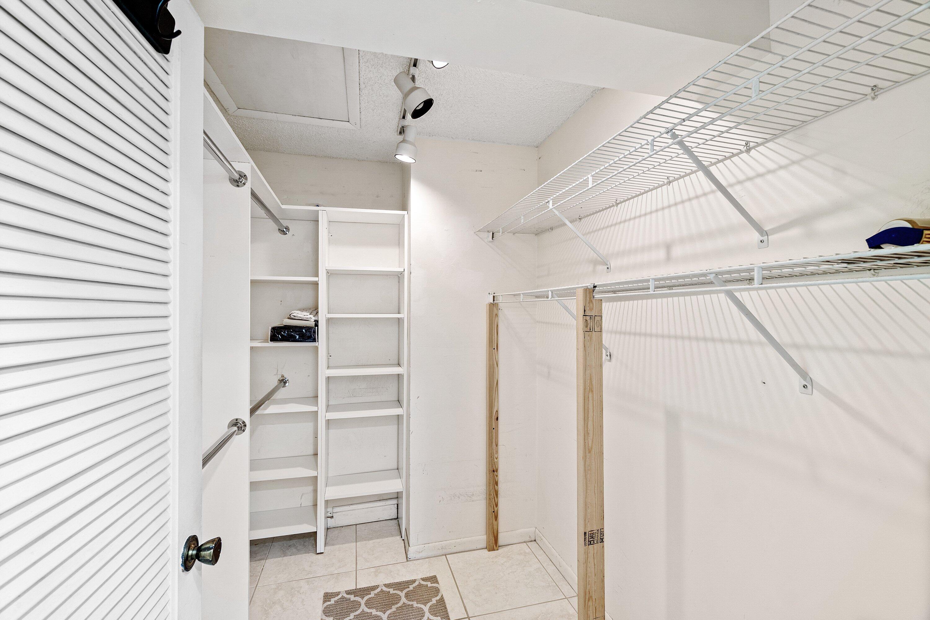 KINGS POINT CAPRI CONDOS - Residential