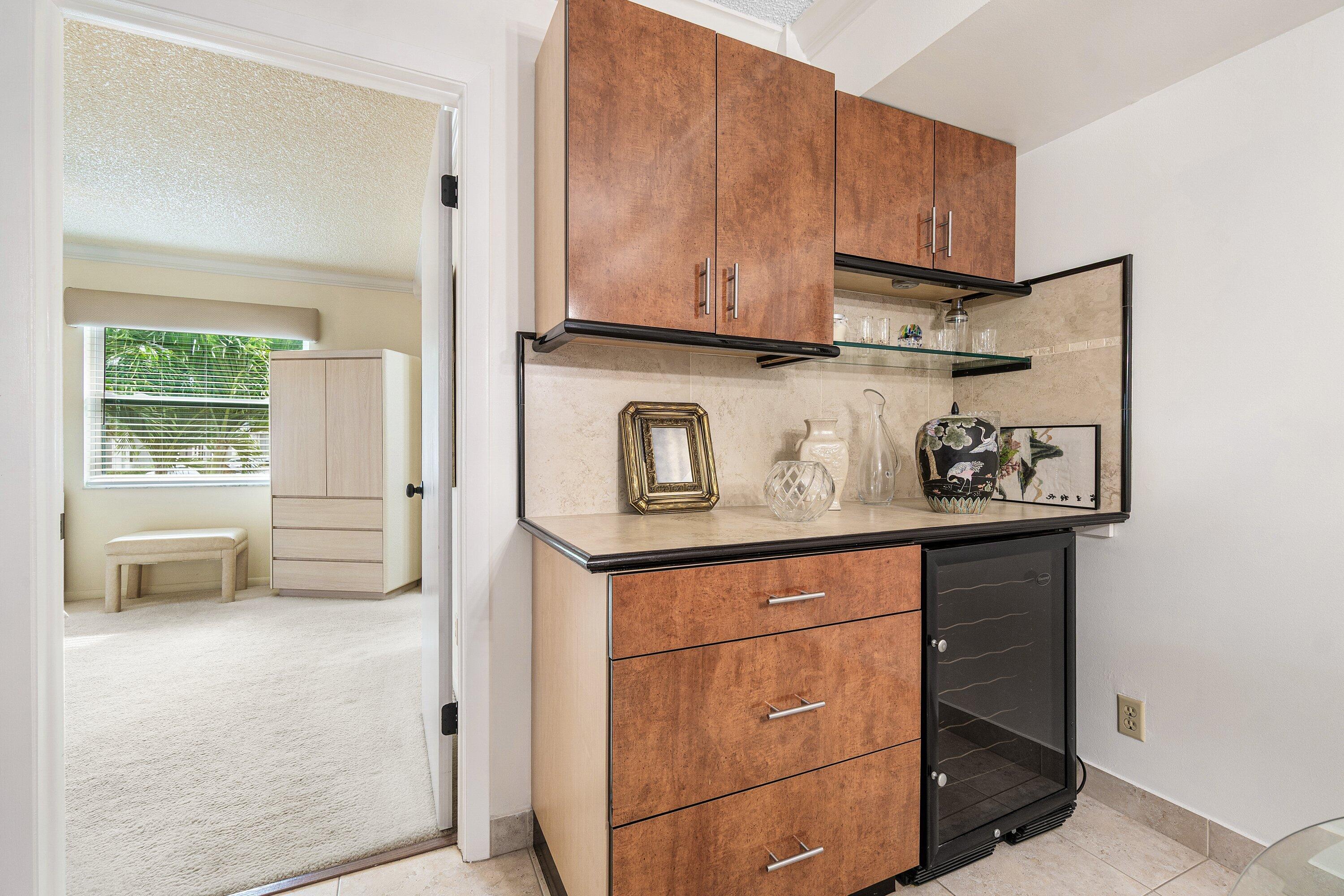 KINGS POINT CAPRI CONDOS - Residential