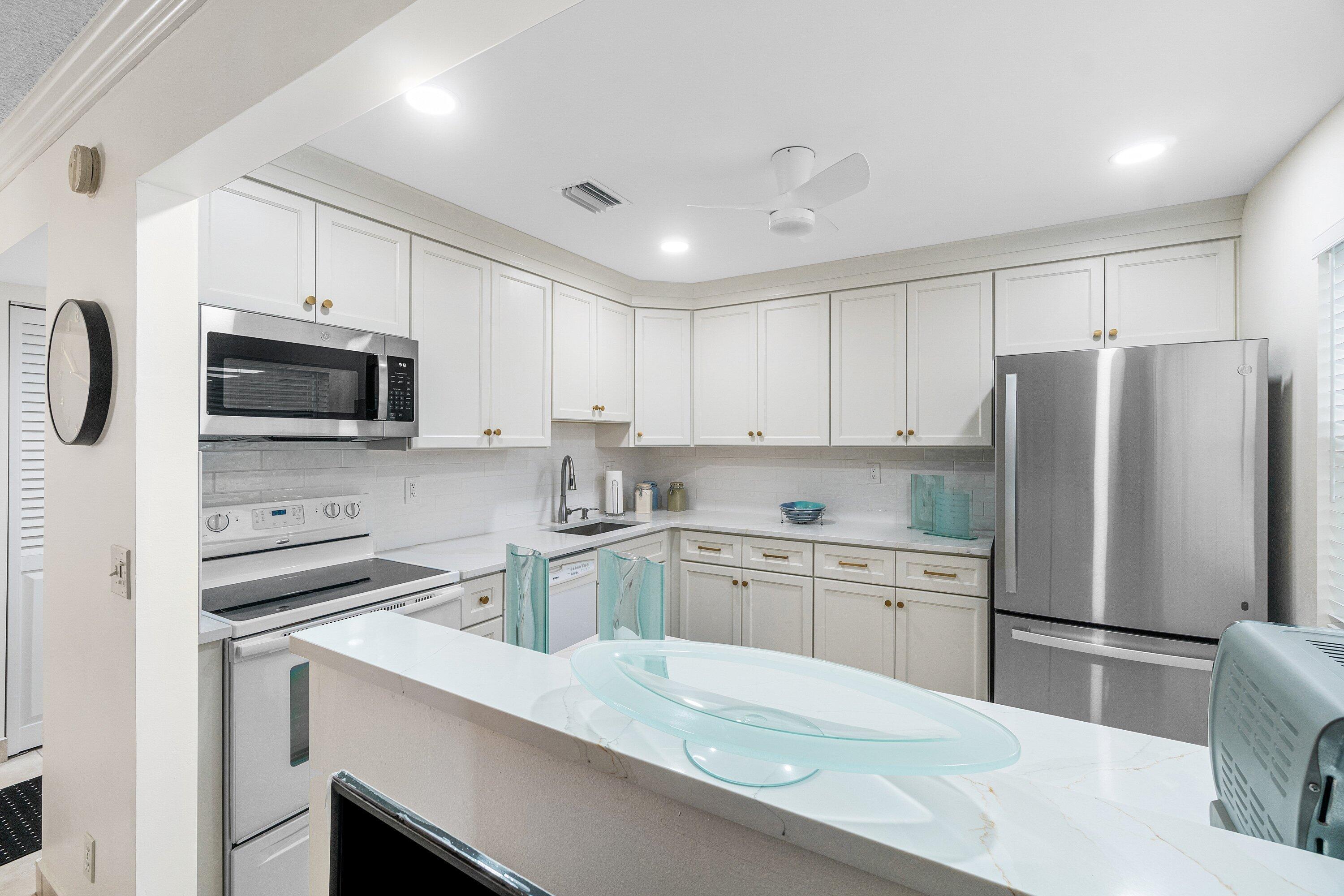 KINGS POINT CAPRI CONDOS - Residential