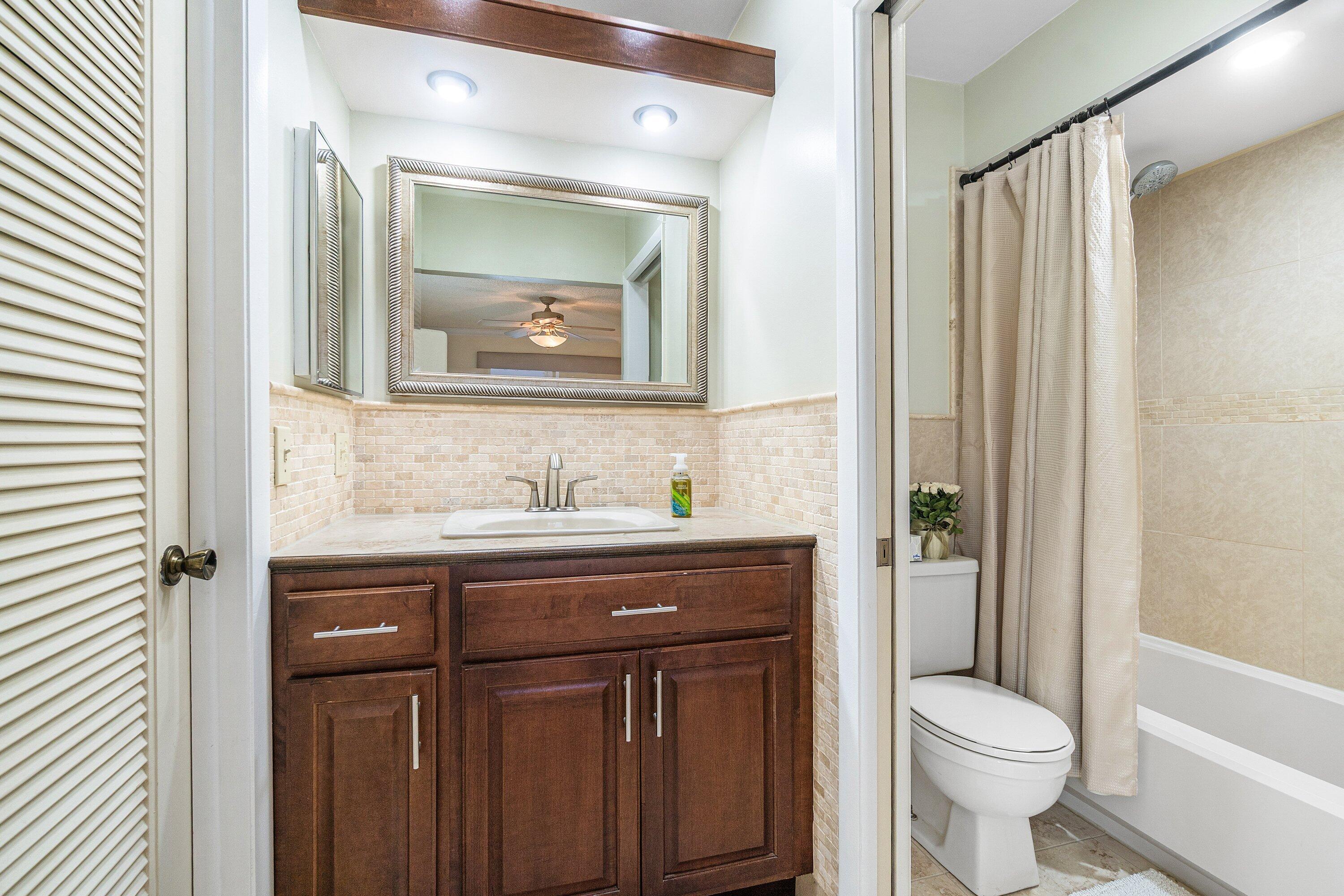 KINGS POINT CAPRI CONDOS - Residential