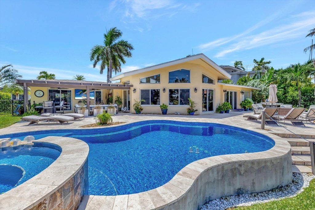 Photo of 2249 SE 8th Court, Pompano Beach, FL 33062 (MLS # F10459218)