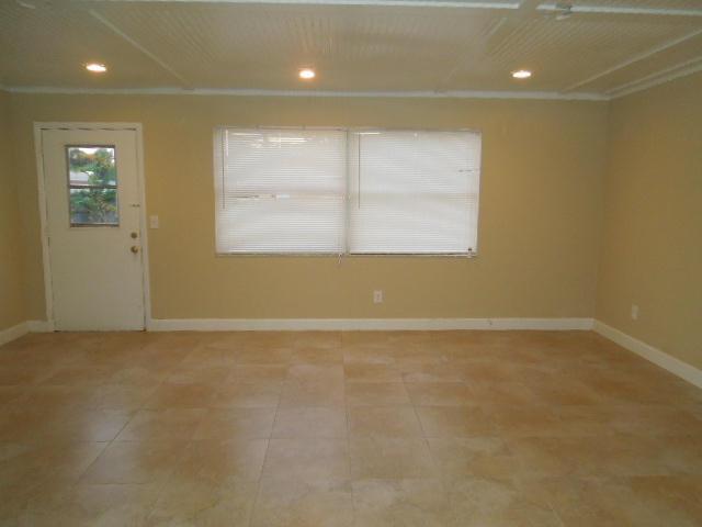 PORT ST LUCIE SECTION 27 - Residential Lease