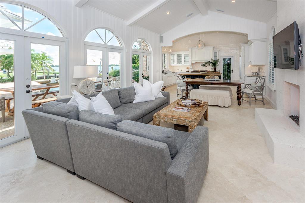 MARINERS KEY - Residential