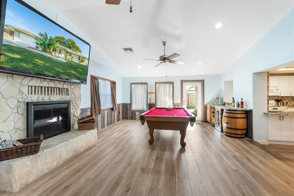 Photo of 410 Philadelphia Drive, Jupiter, FL 33458 (MLS # R10945166)