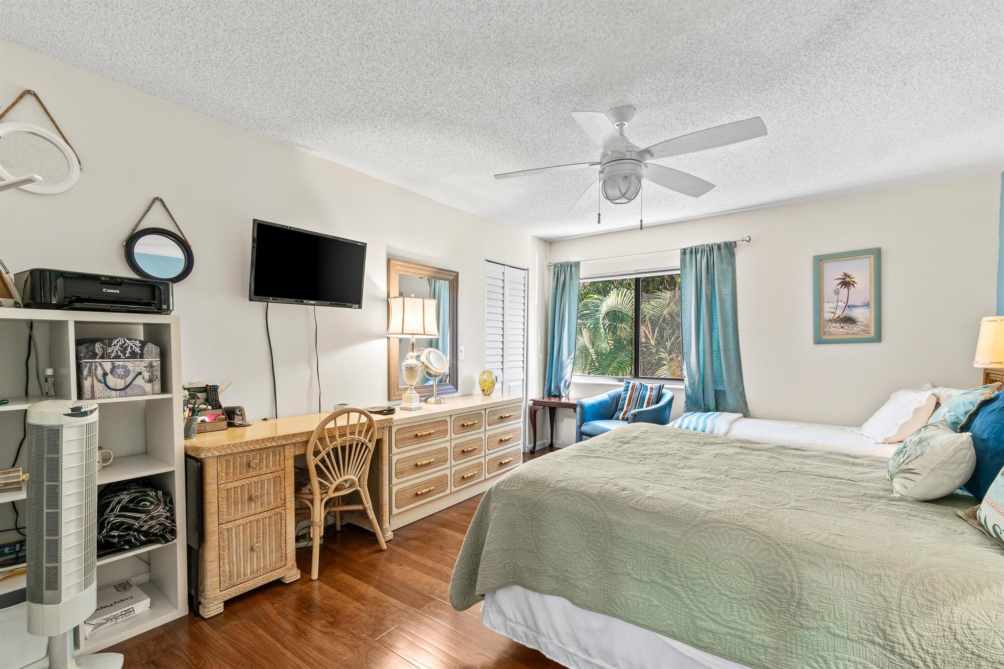 LA PINATA CONDO - Residential