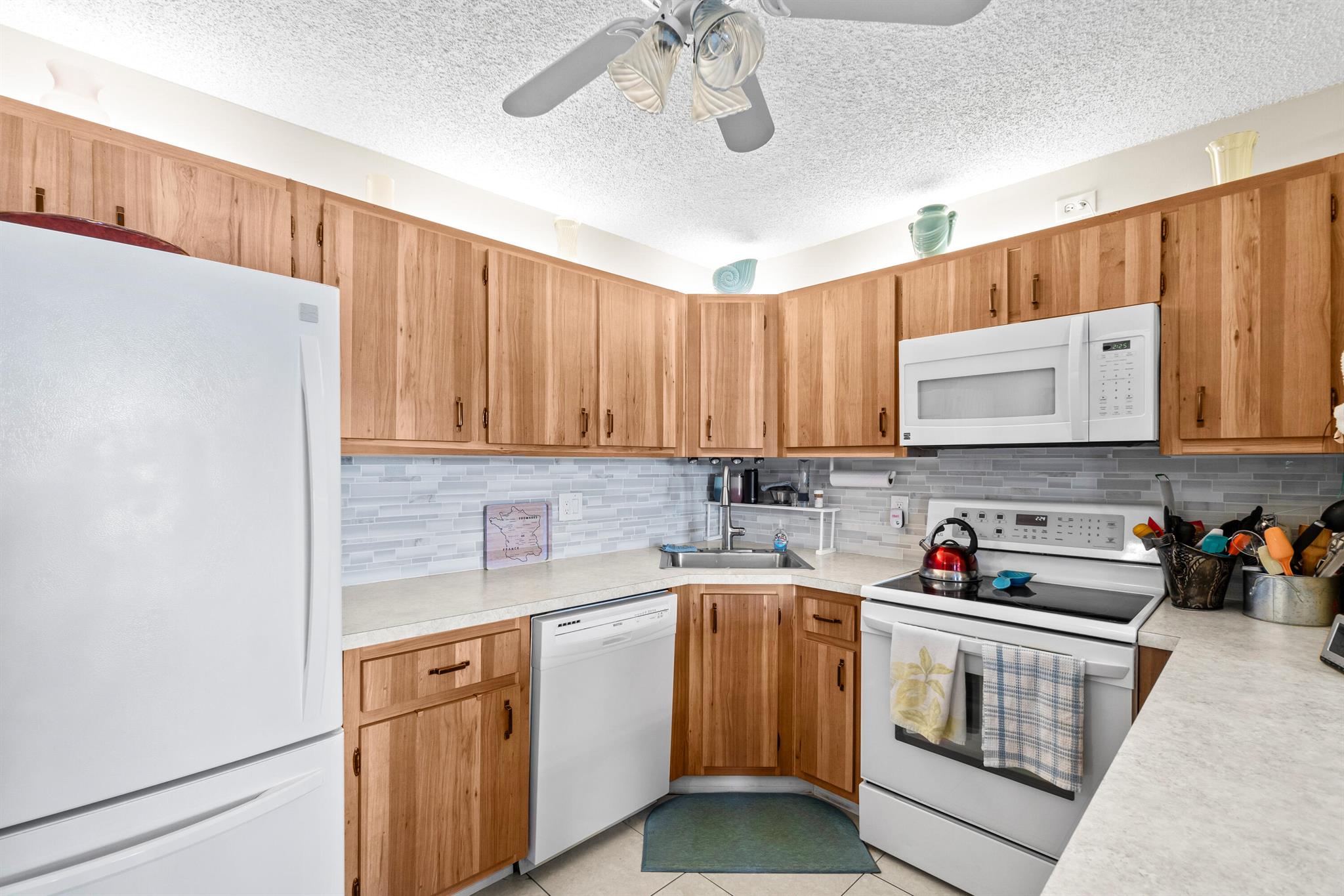 LA PINATA CONDO - Residential
