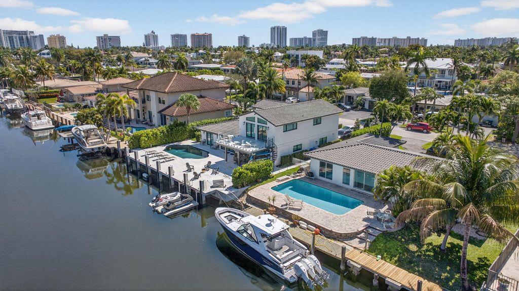 Photo of 2433 SE 10th Street, Pompano Beach, FL 33062 (MLS # B26015438)