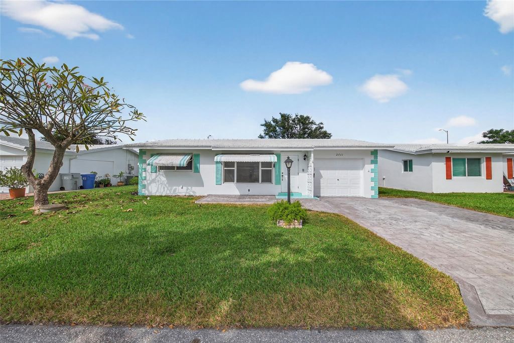 Photo of 2711 NW 4th Avenue, Pompano Beach, FL 33064 (MLS # F10533304)