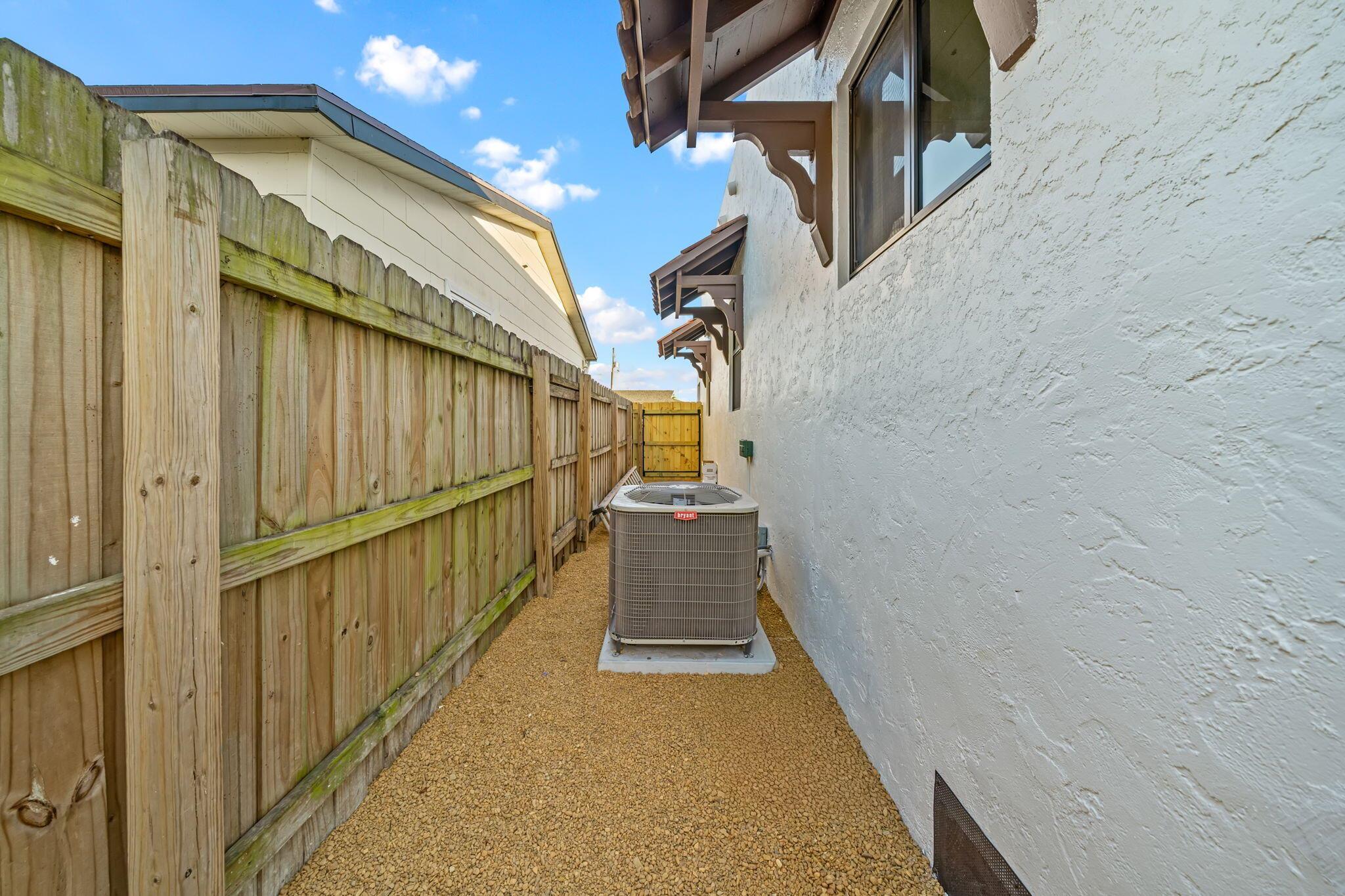 ESTATES OF SOUTH PALM BEA - Residential