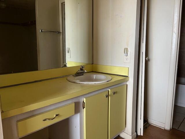 LIME BAY CONDOMINIUM 1 - Residential