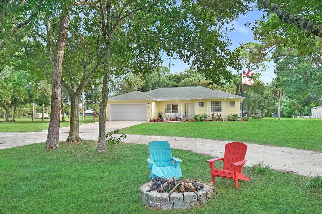 Photo of 9873 Orange Avenue, Fort Pierce, FL 34945 (MLS # R11124118)