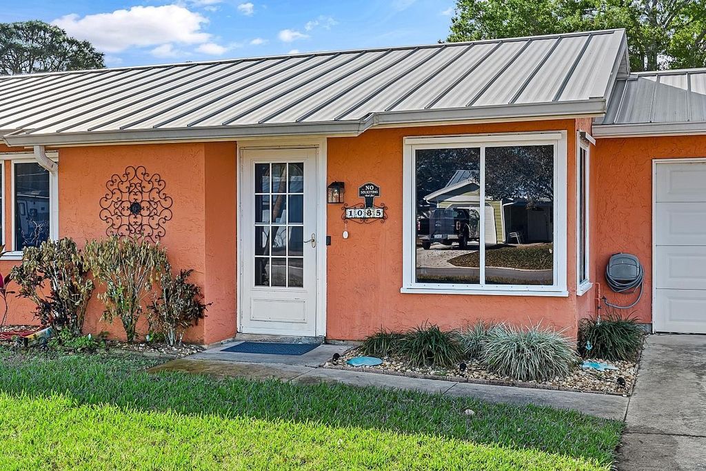 Photo of 1085 24th Place, Vero Beach, FL 32962 (MLS # F10551951)