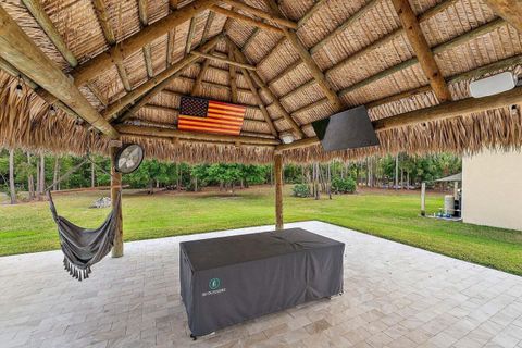 A home in Loxahatchee