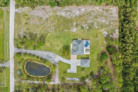 A home in Loxahatchee