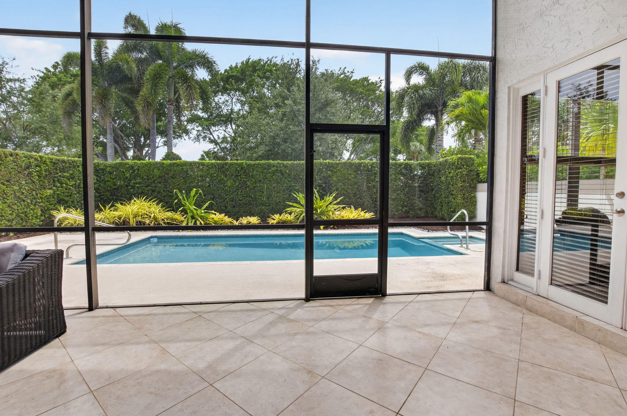 WHISPER TRACE - Residential