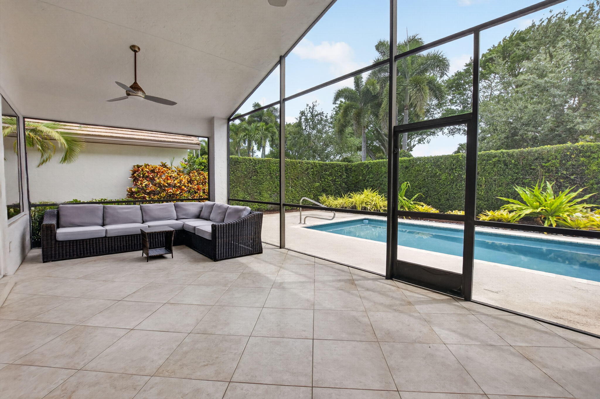WHISPER TRACE - Residential
