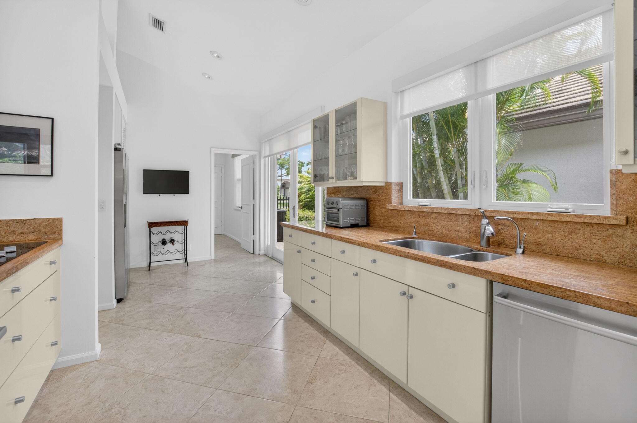 WHISPER TRACE - Residential