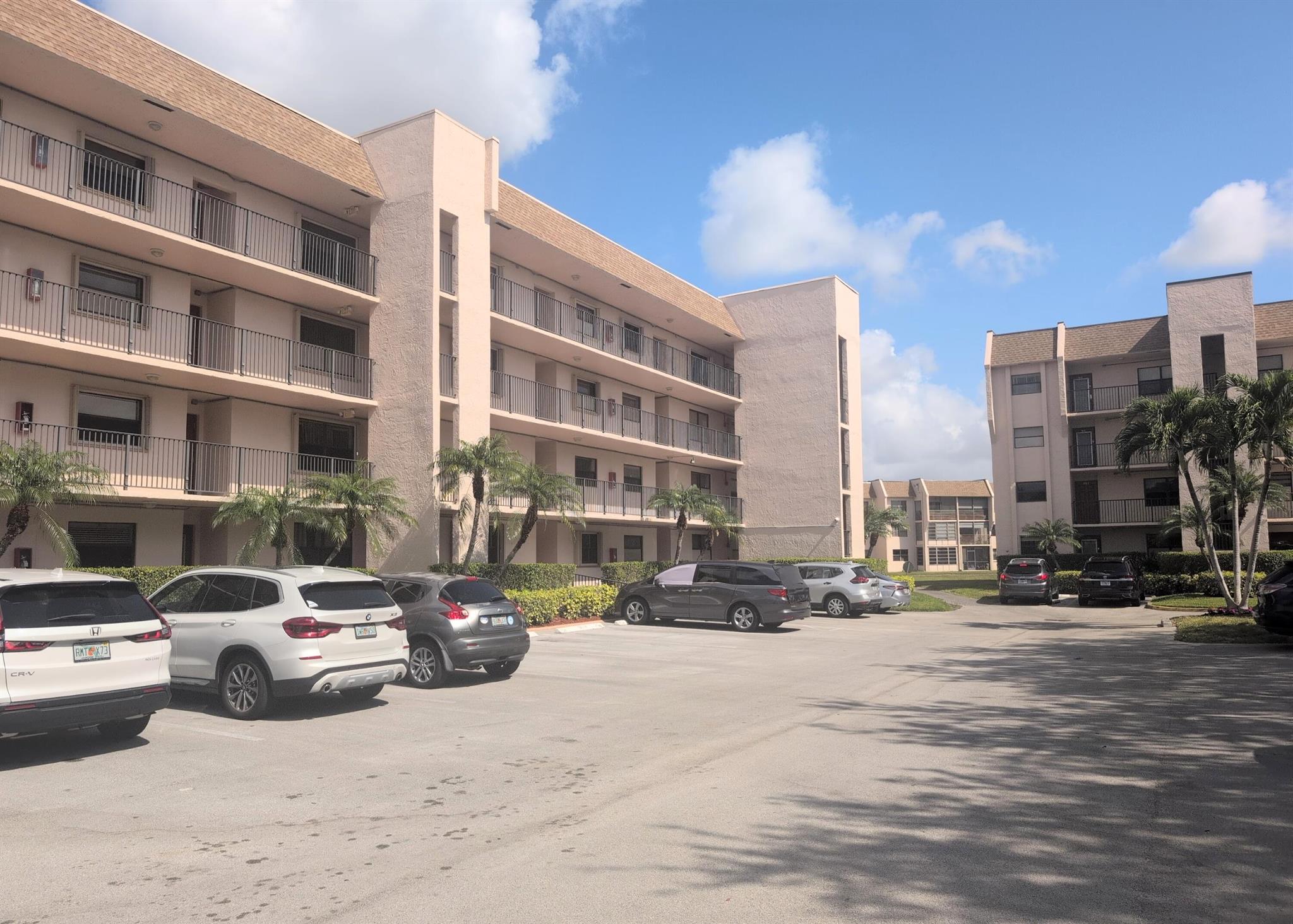Located in the most exclusive, gated 55+ community of beautiful Sunrise Lakes. Spacious 2 BR/2 Bath with an enclosed Florida Room. Enjoy breathtaking water views, golf, tennis, swimming, state-of-the-art fitness center, extremely active clubhouse with live entertainment, shows, dancing, dinner parties, movie nights, Yoga, Zumba, golf, tennis and courtesy bus all included monthly maintenance.