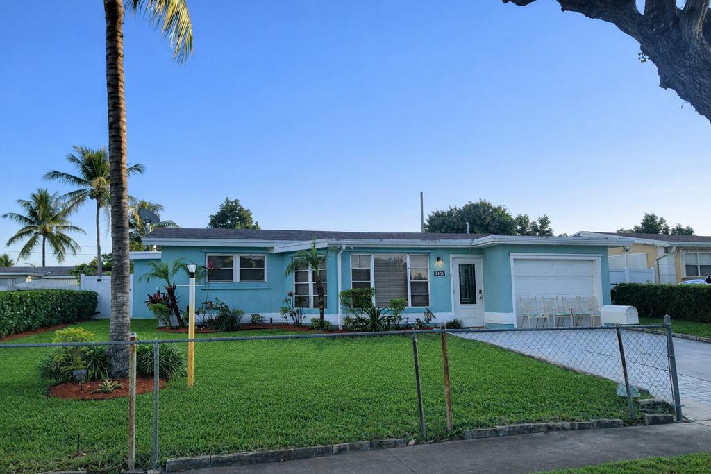 Photo of 2836 SW 4th Court, Fort Lauderdale, FL 33312 (MLS # B26018102)