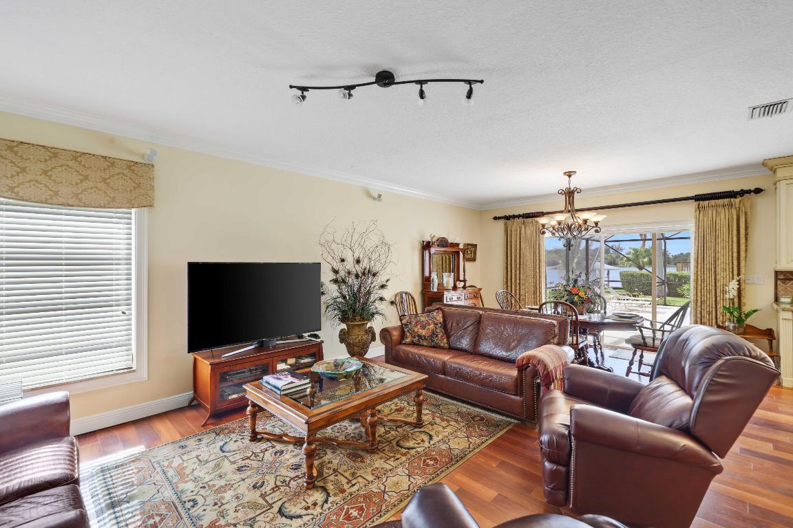 LAKE OSBORNE - Residential