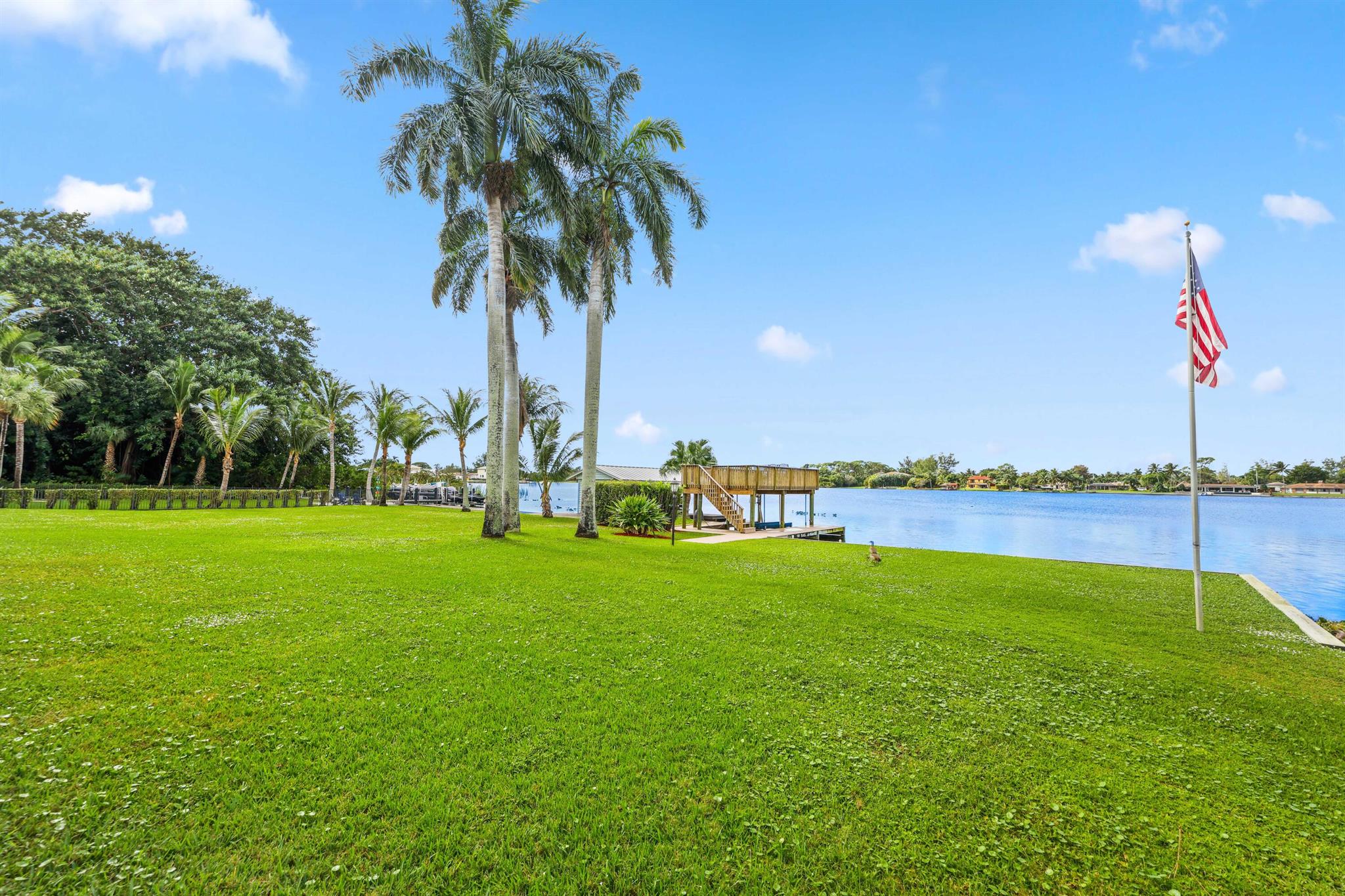 LAKE OSBORNE - Residential