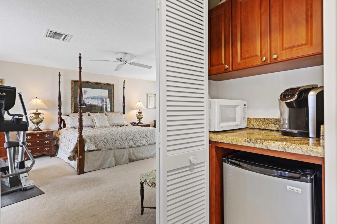 LAKE OSBORNE - Residential