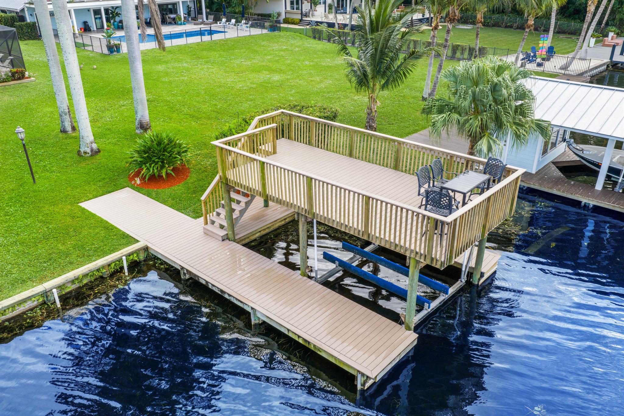 LAKE OSBORNE - Residential