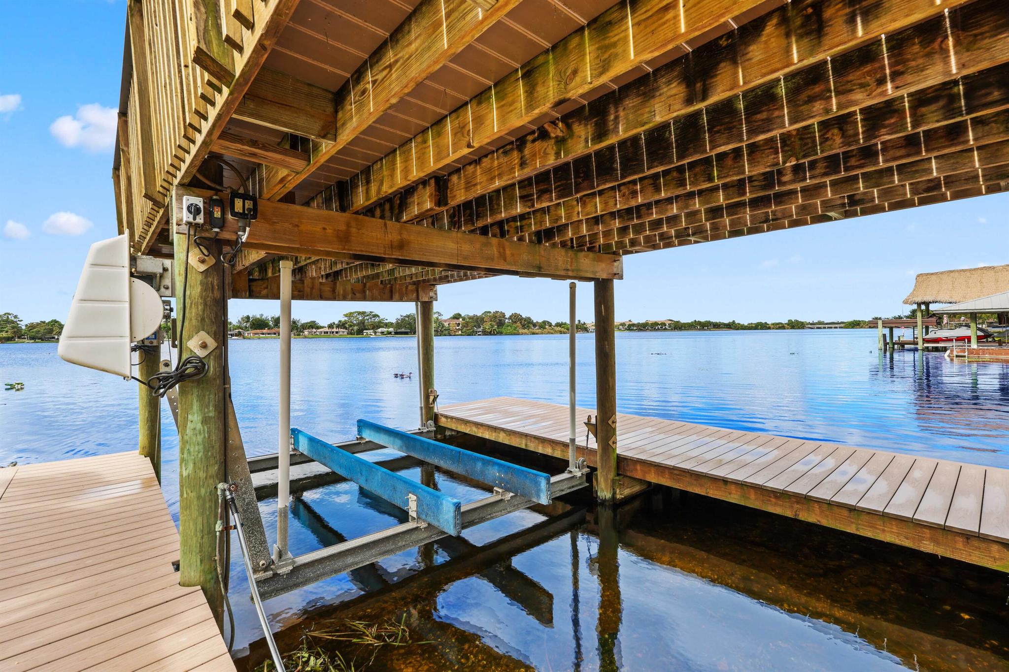 LAKE OSBORNE - Residential