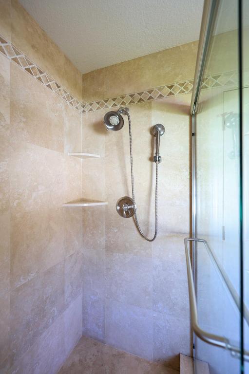 LAKE OSBORNE - Residential