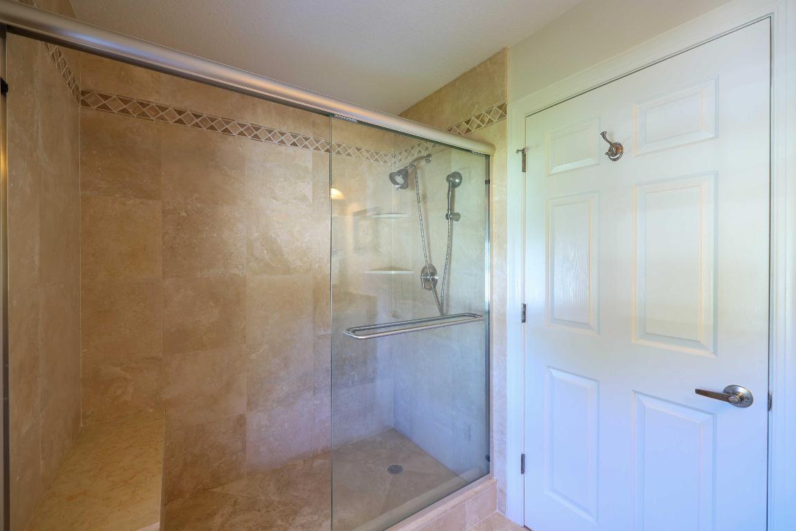 LAKE OSBORNE - Residential