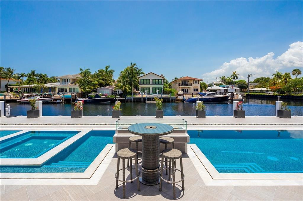 RIO VISTA ISLES - Residential