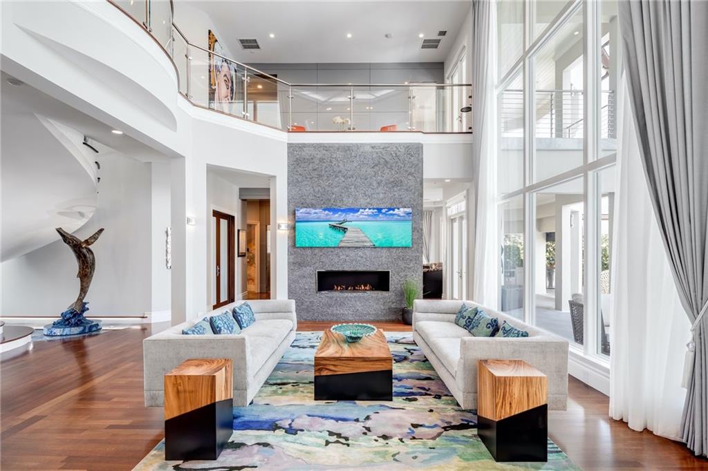 RIO VISTA ISLES - Residential