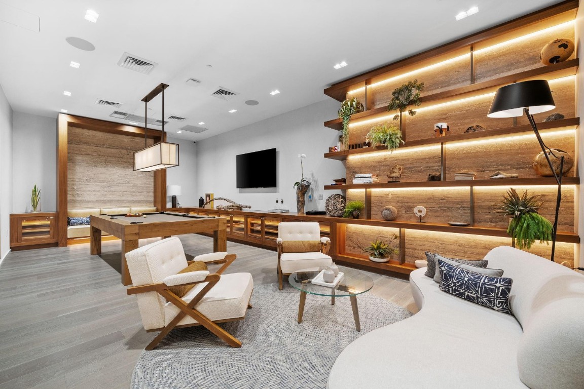 AUBERGE BEACH RESIDENCES - Residential Lease