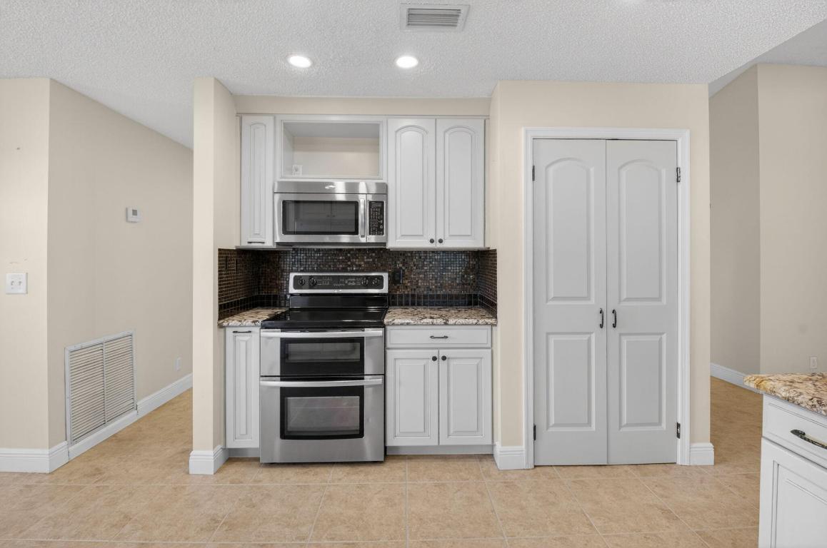 ARBOR WOOD - Residential