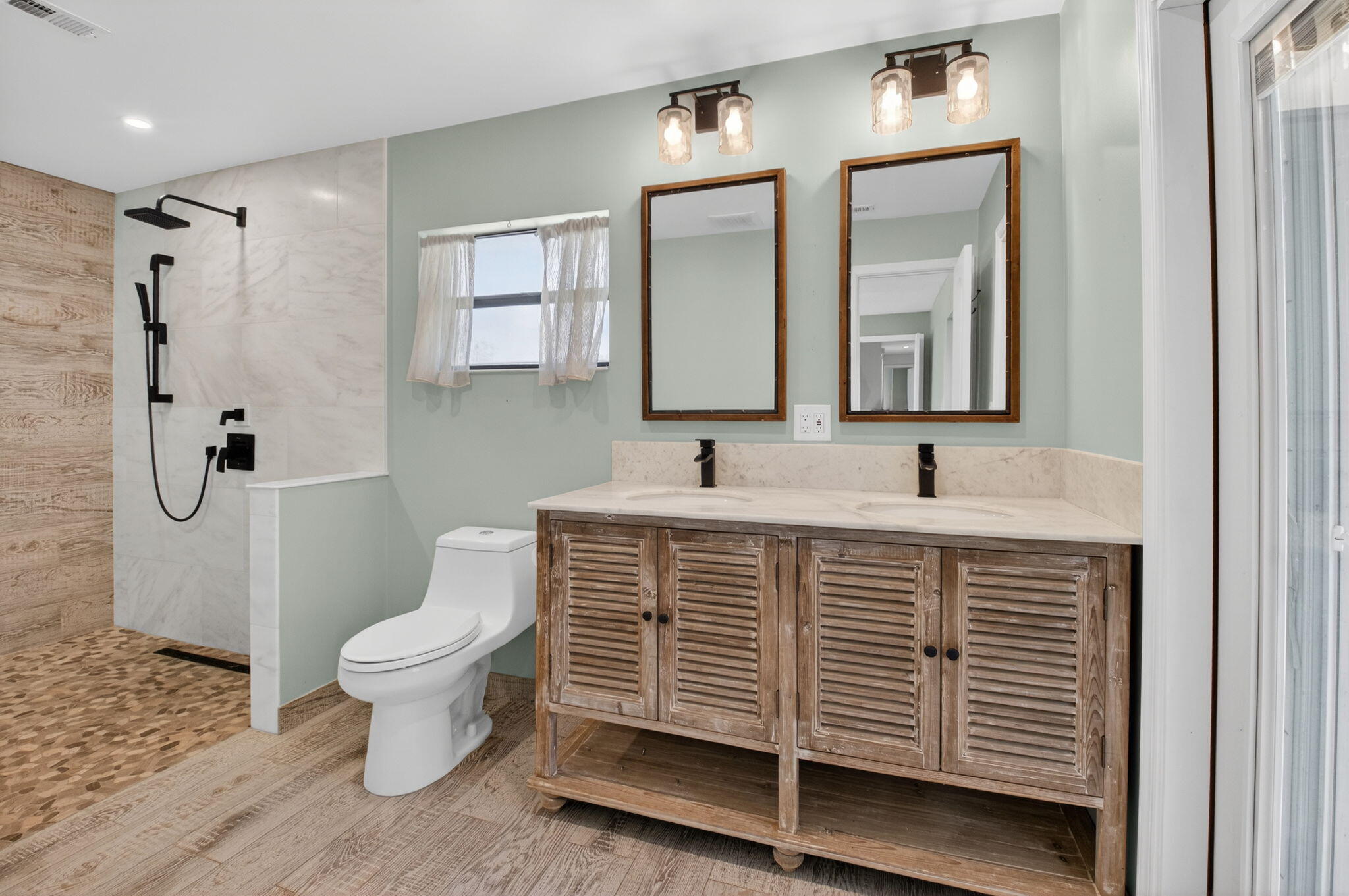 ARBOR WOOD - Residential