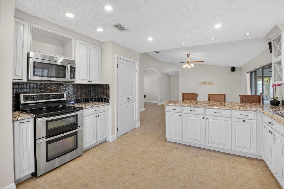 ARBOR WOOD - Residential