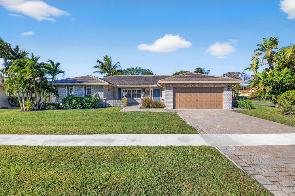 Photo of 21911 Satinwood Drive, Boca Raton, FL 33428 (MLS # R11155941)