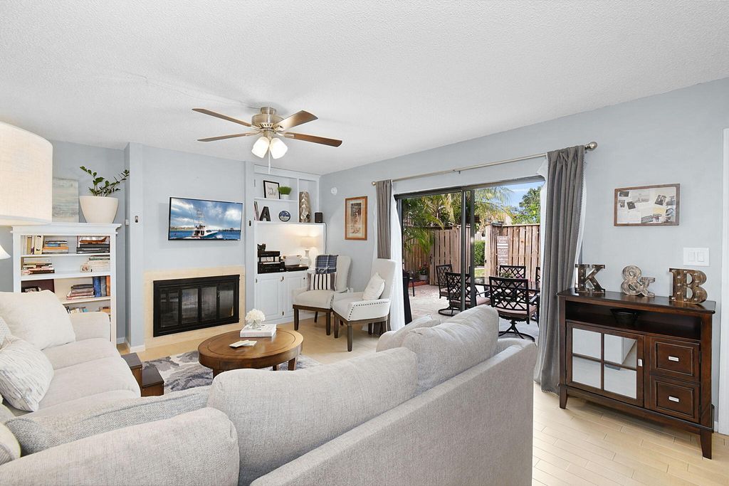 Photo of 517 5th Court, Palm Beach Gardens, FL 33410 (MLS # R10987868)