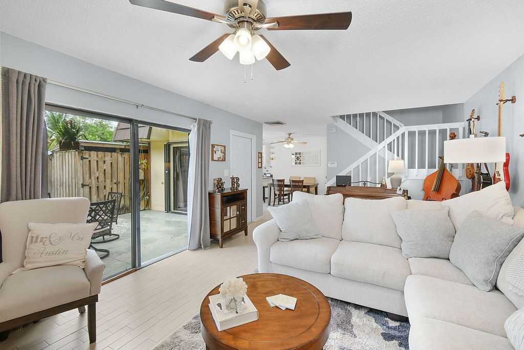 Photo of 517 5th Court, Palm Beach Gardens, FL 33410 (MLS # R10987868)