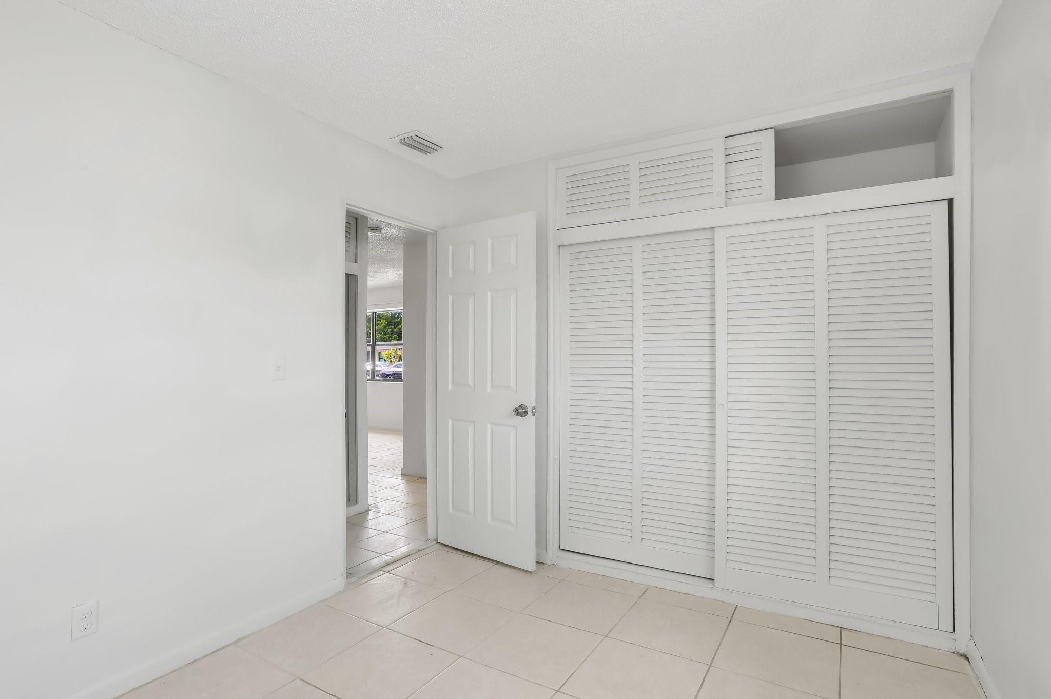 Lake Worth Hills Add 01 - Residential