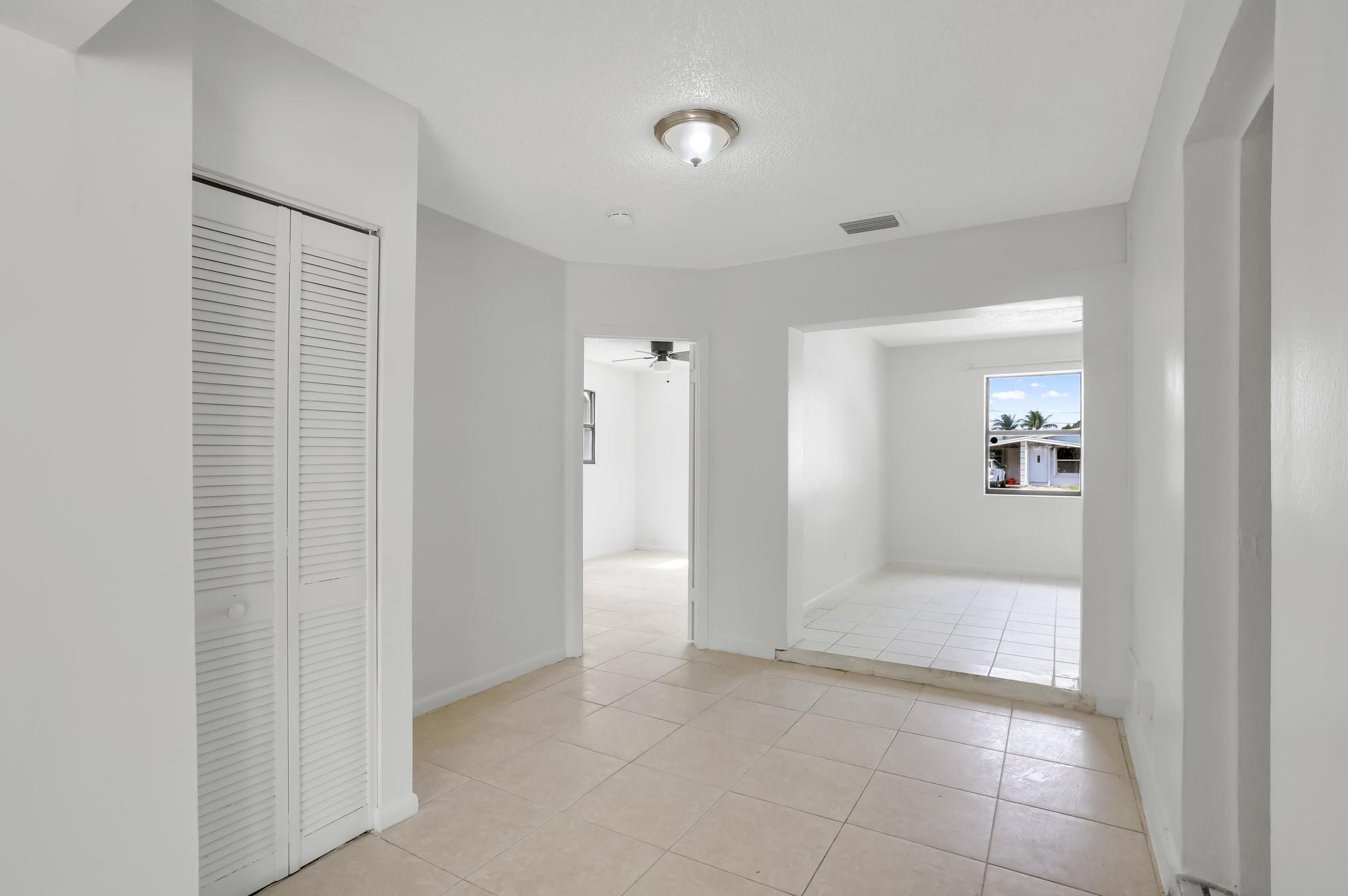 Lake Worth Hills Add 01 - Residential