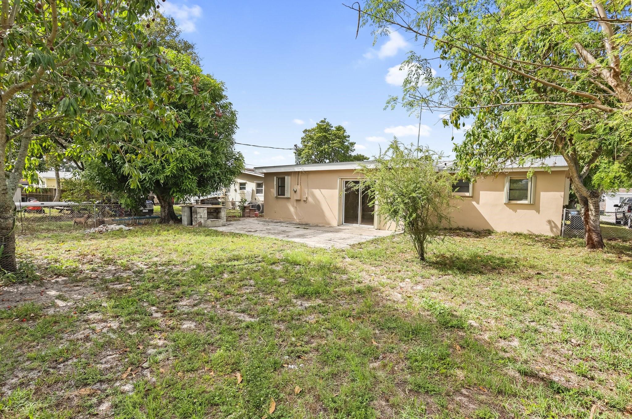 Lake Worth Hills Add 01 - Residential