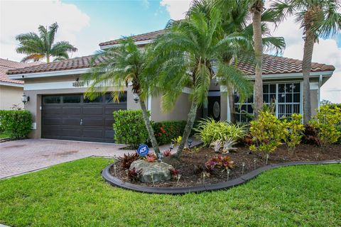 Single Family Residence in Pembroke Pines FL 18431 13th St St.jpg