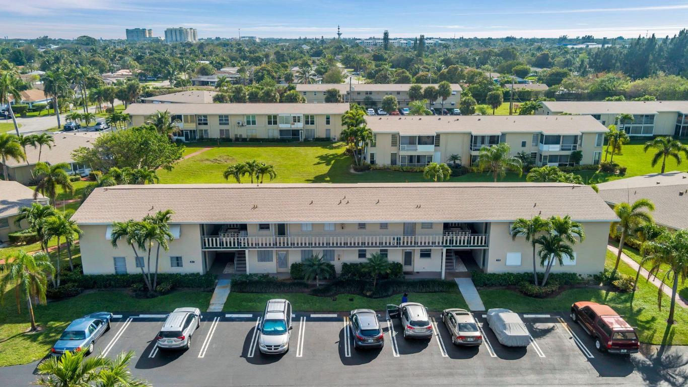 Four Sea Suns Condo - Residential