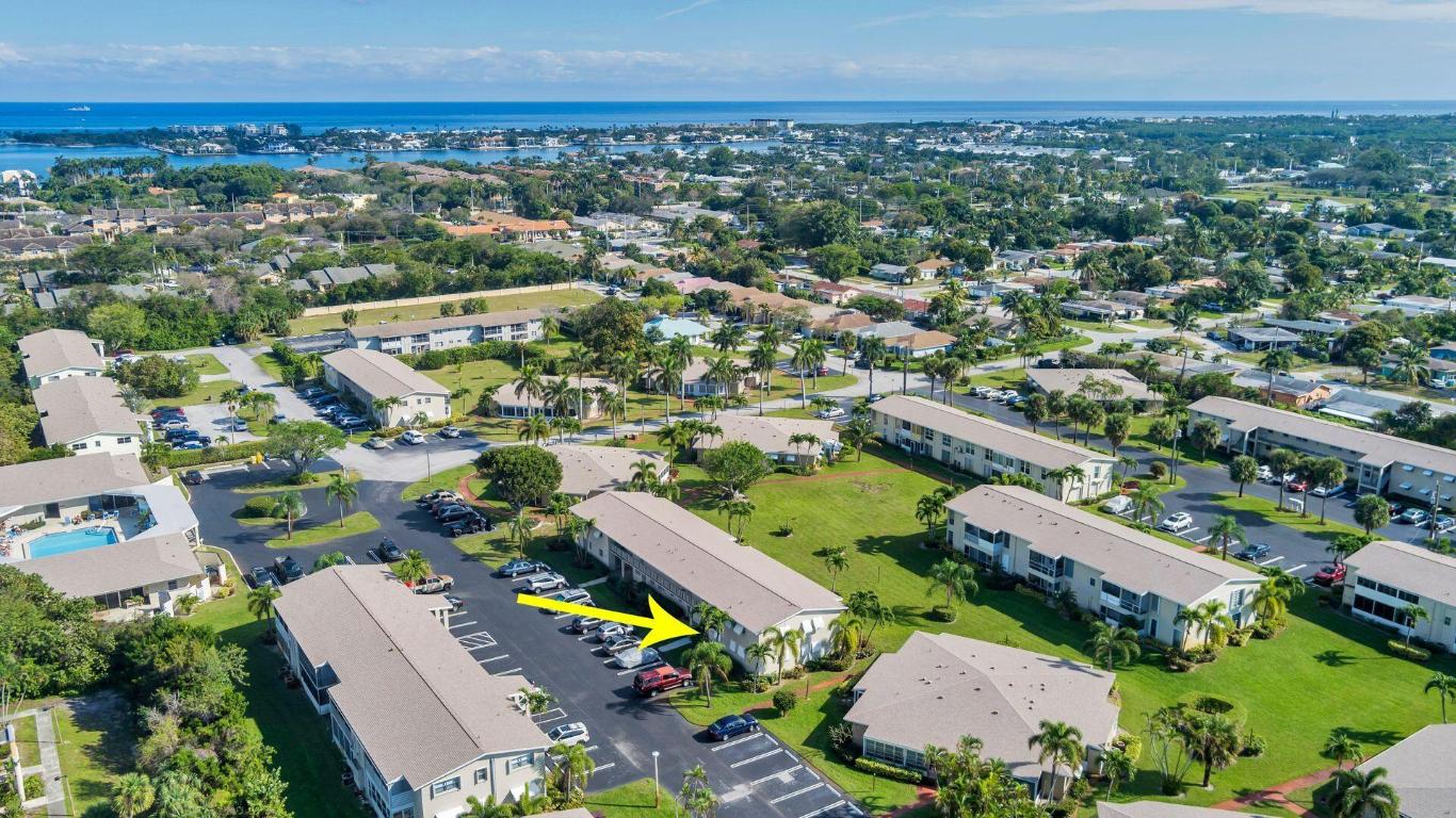 Four Sea Suns Condo - Residential