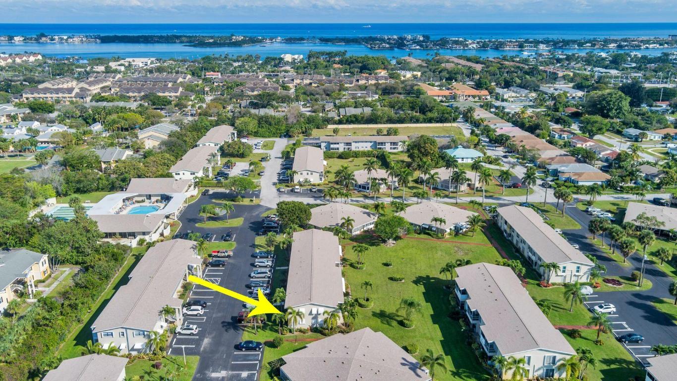 Four Sea Suns Condo - Residential